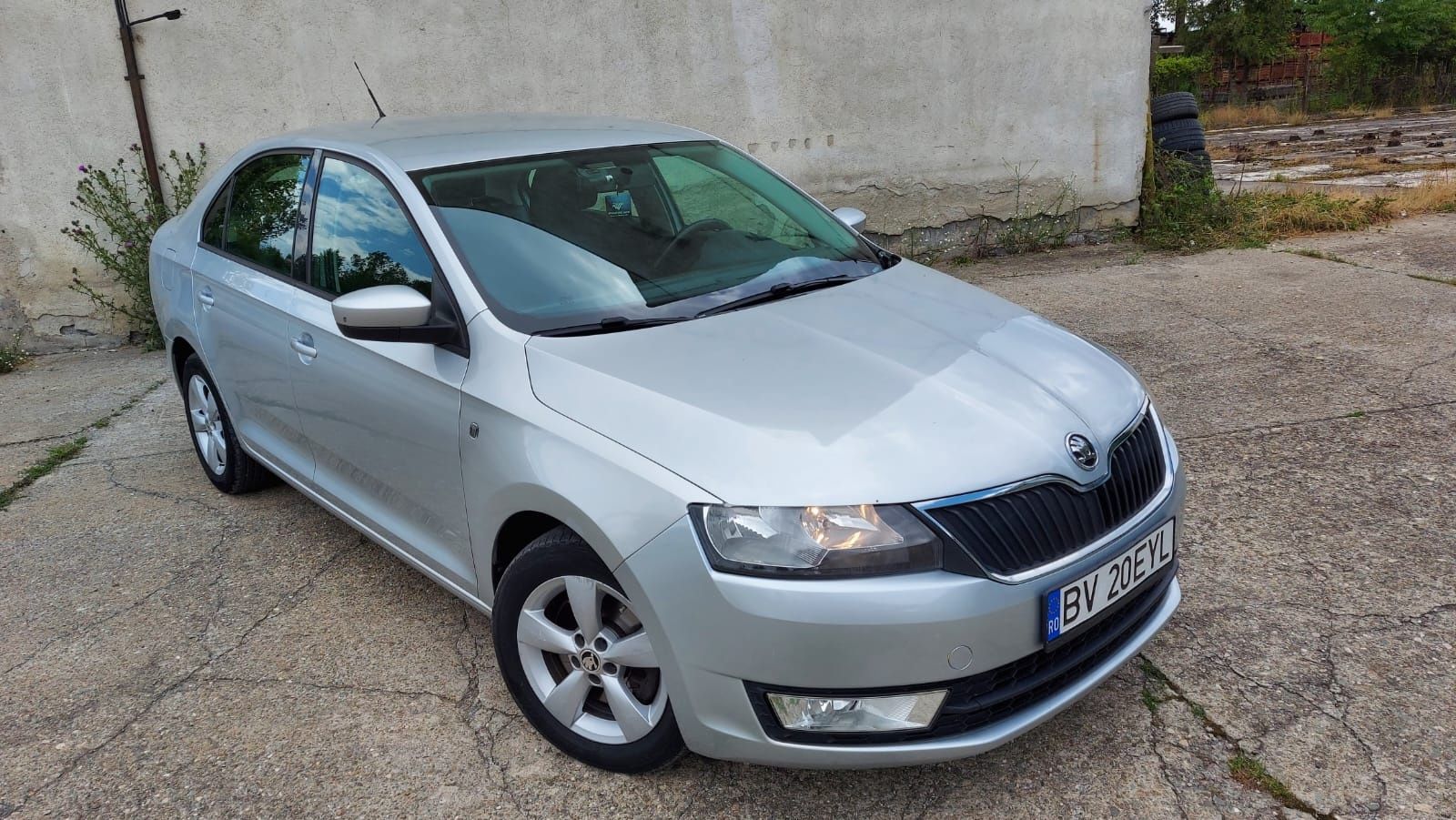 Skoda rapid 1.6tdi euro 5 - 150.000 km  reali .stare perfecta