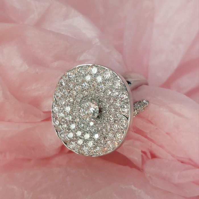 Шикарное золотое кольцо, Италия