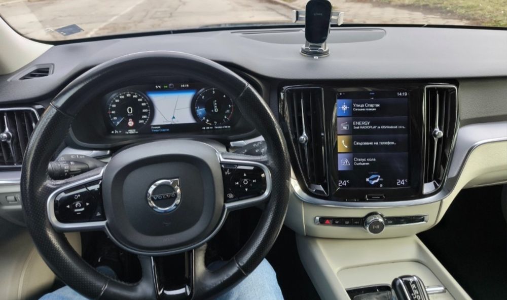 Volvo V60 D4 2018г.