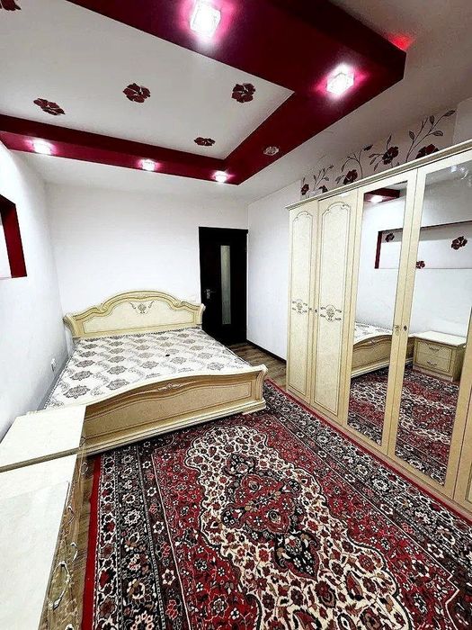 Срочно продается 2 ком.. квартира Согдияна.