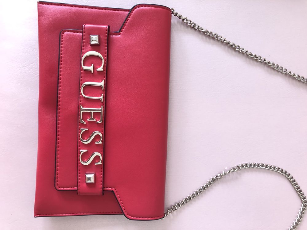 Продаётся сумка Guess. Оригинал