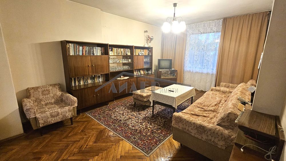 3-стаен с реална площ от 99 кв.м. в кв. Въстанически