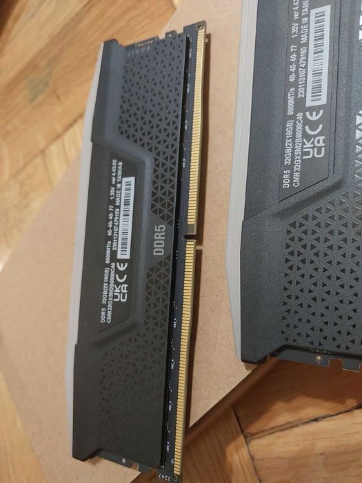 32GB 6000MT/s CL40 - Corsair Vengance RGB (XMP)