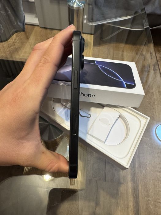 Iphone 16 Pro 256Gb гаранция+зарядно