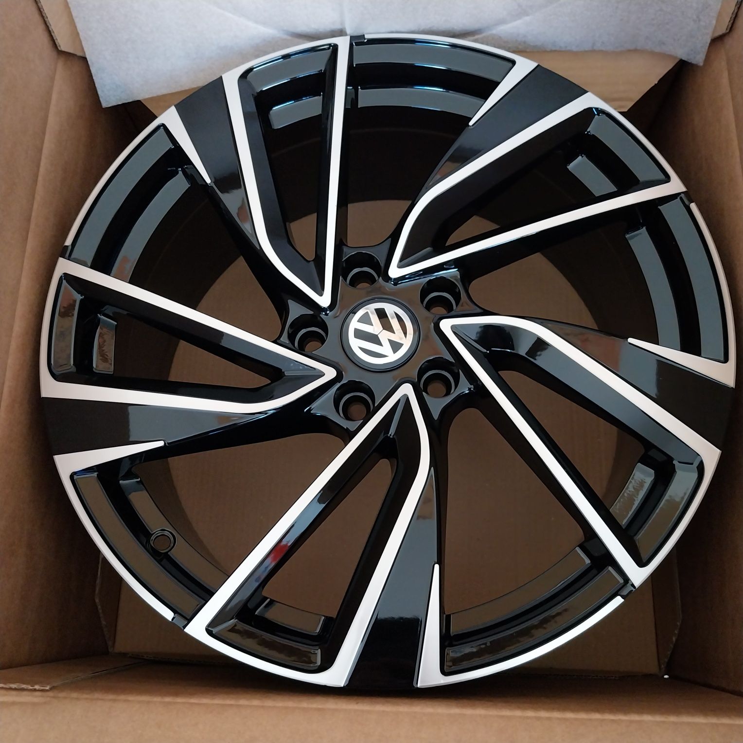 16"цола R-line нови джанти за Vw  4×100 Golf