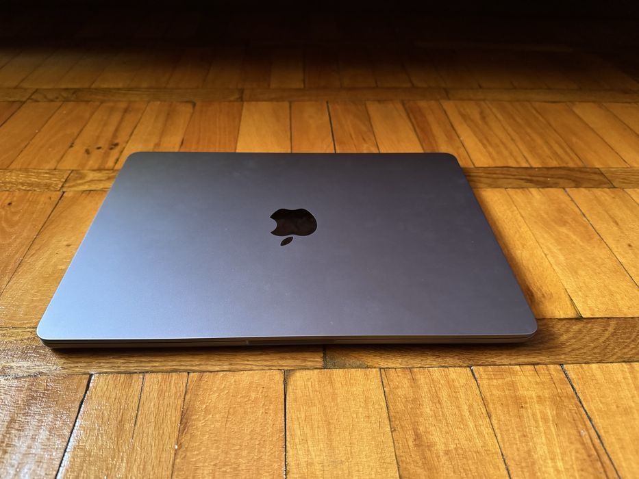 MacBook air M2 256g
