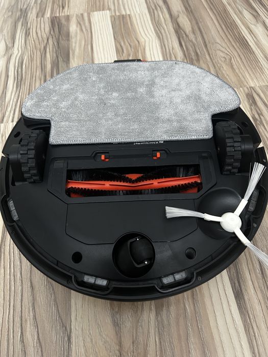 Продам робот пылесос Mi robot vacuum mop p (Xiaomi)