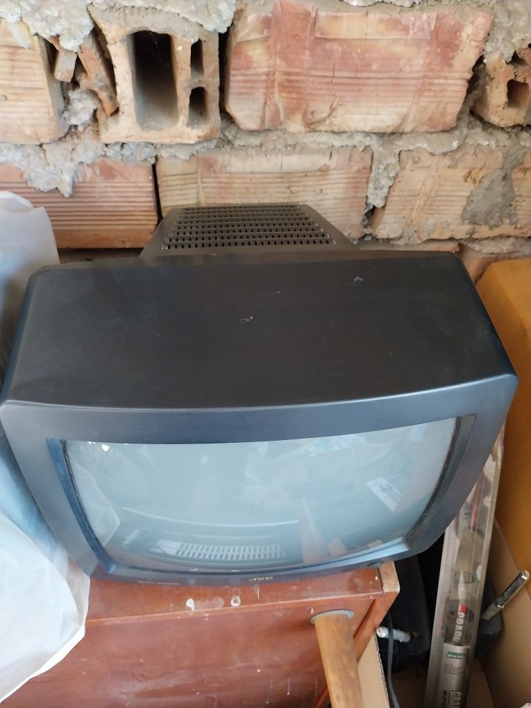 Телевизор JVC 14 инча