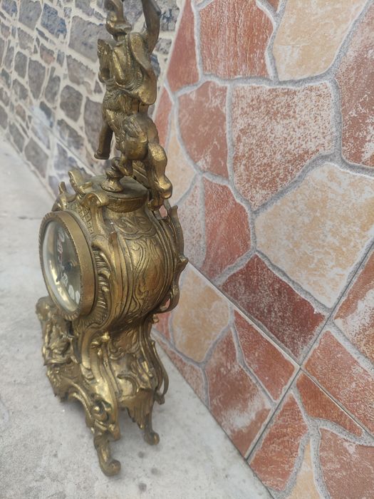 Vând cesas de bronz