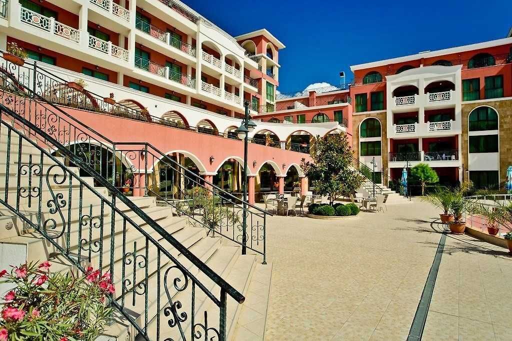 Продава се Двустаен апартамент в к.к. Слънчев бряг - 68 кв.м за 1067 €/кв.м - Снимка #9