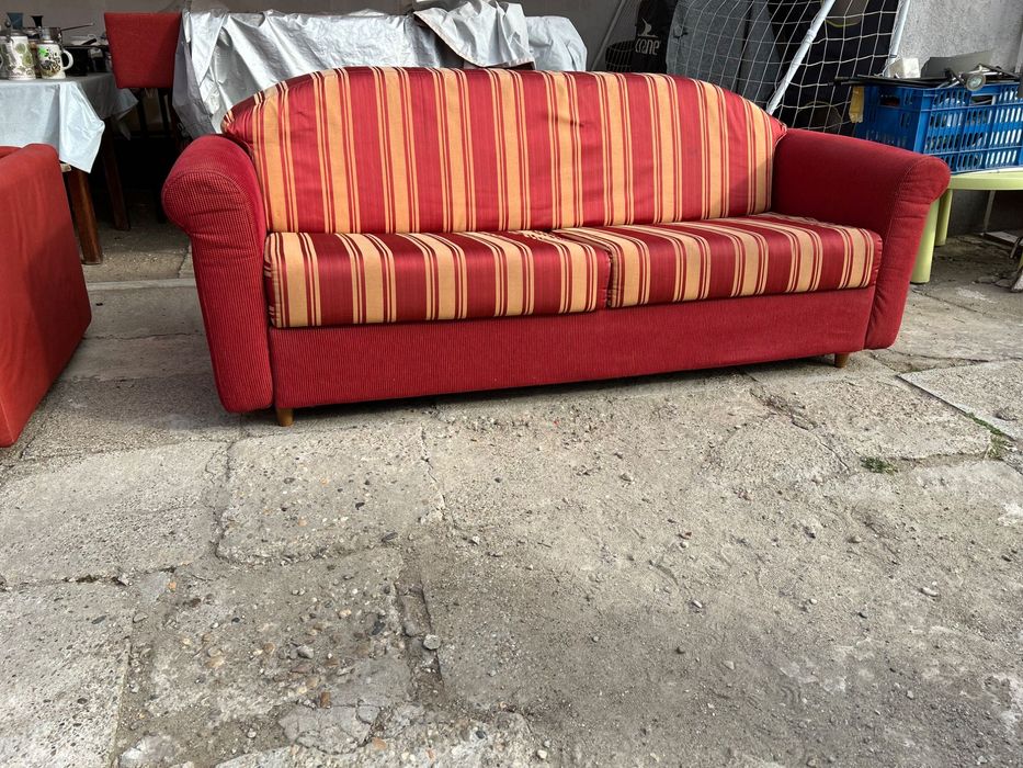 Canapea extensibila cu saltea inclusă