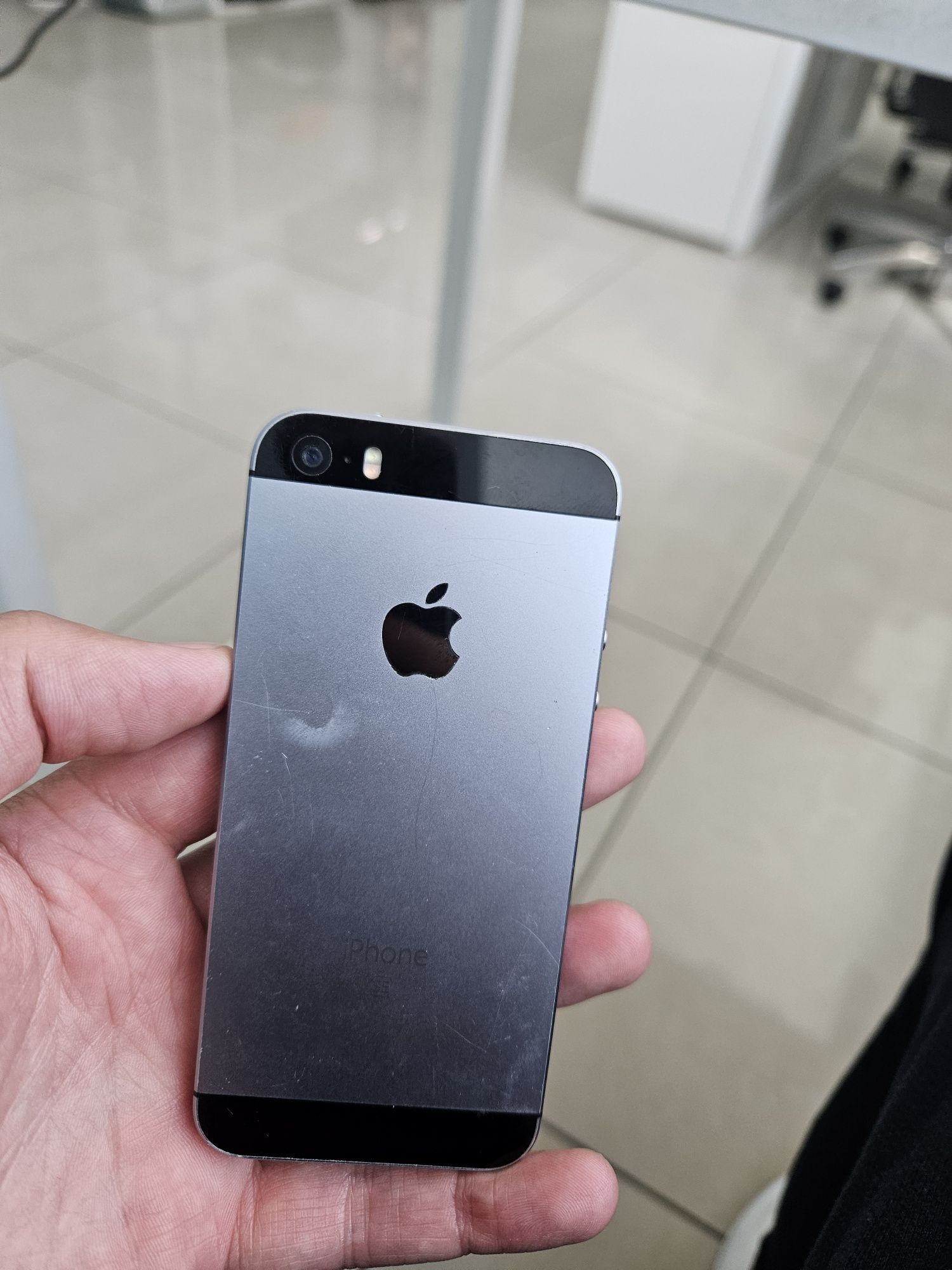 Iphone SE 16 GB black