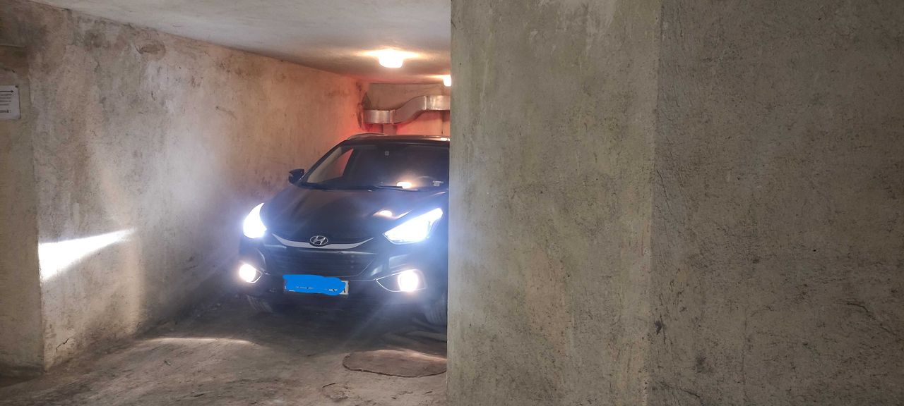 Дава се под наем Гараж / Паркомясто в Варна, Левски - 18 кв.м за 102 € - Снимка #1