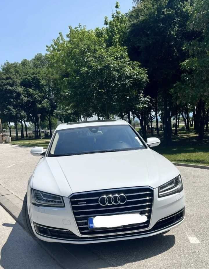 Автомобил Audi A8