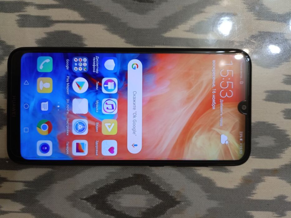 Продам телефон Huawei Y7
