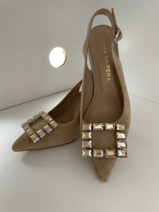 Елегантни дамски обувки