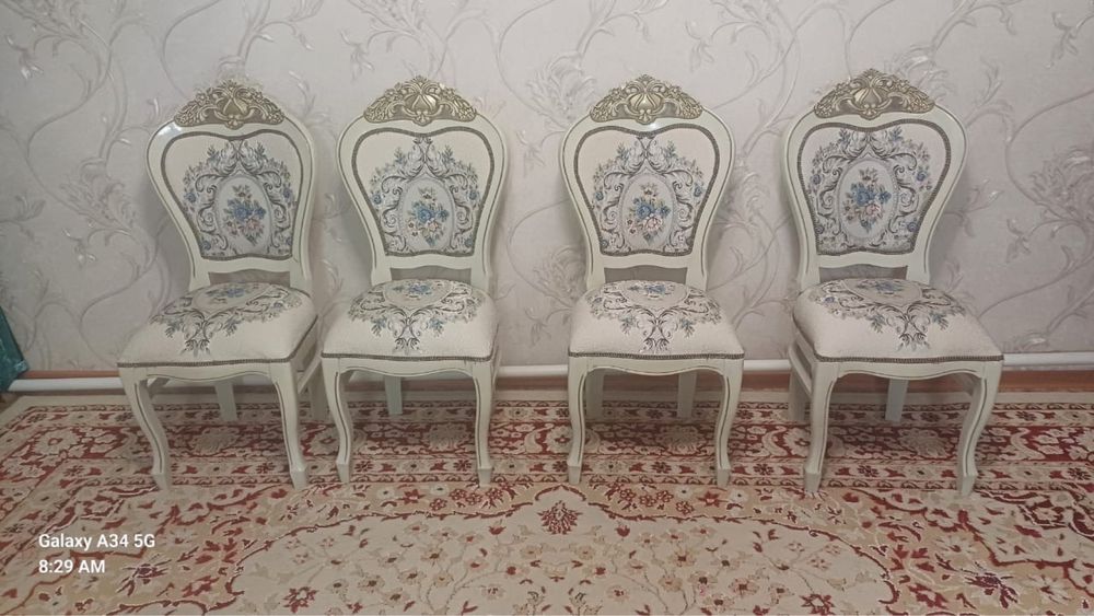 Орындық сатылады.