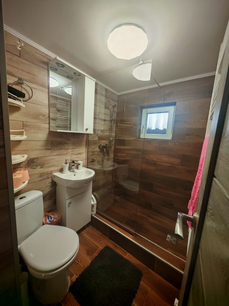 Casă modernizată complet în Hosman, la 25 km de Sibiu – 958 mp teren,