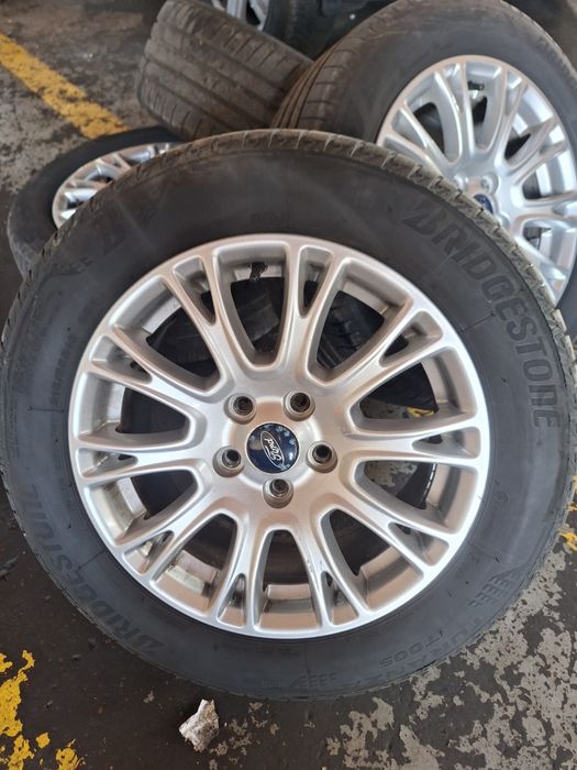De vânzare jante + anvelope vară Ford focus
