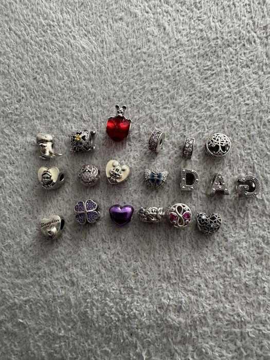 Charmuri pandora originale.Sunt ca si noi!!!