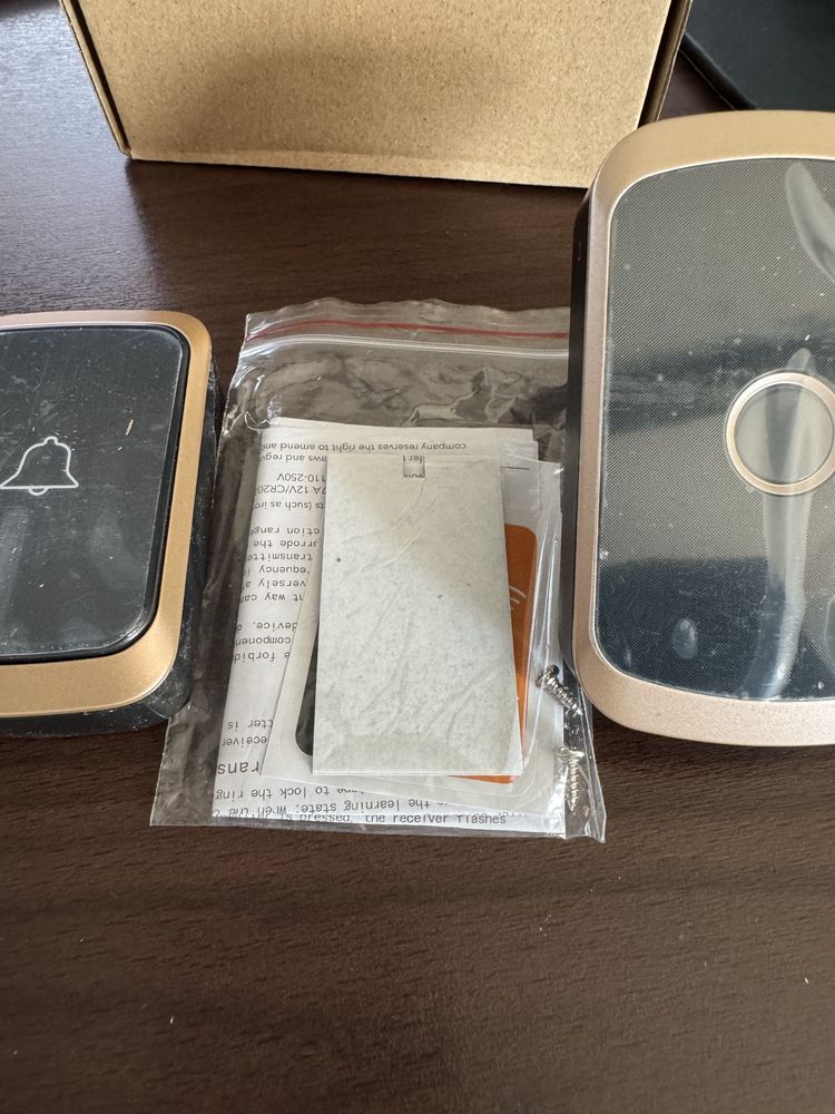Sonerie wireless negru-auriu, 60 tonuri, volum reglabil