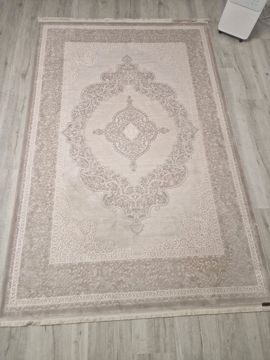 Vând covoare 150x230