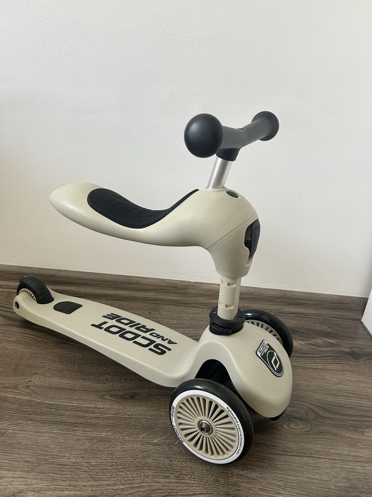 Vând trotineta SCOOT and RIDE