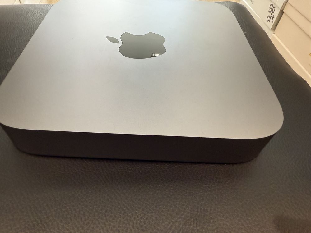Продавам Mac Mini 2018