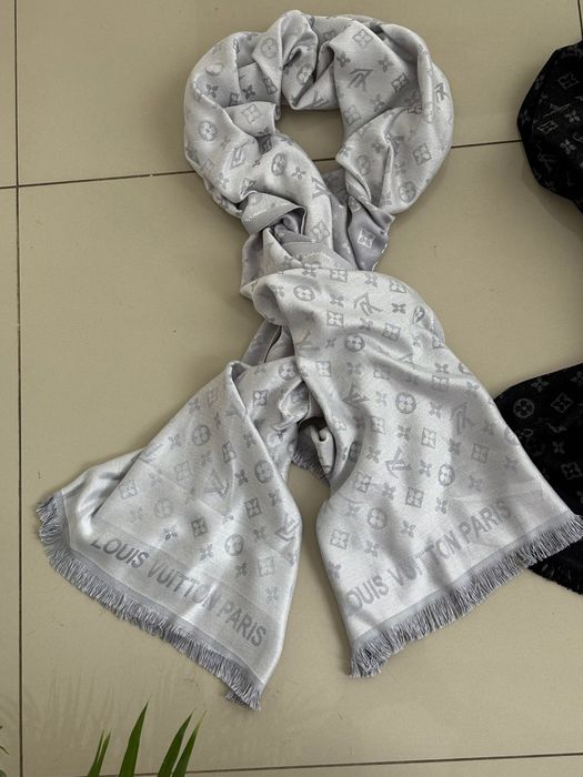 Esarfa Gucci - Louis Vuitton