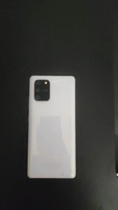 Продам телефон  Samsung  S10 lite