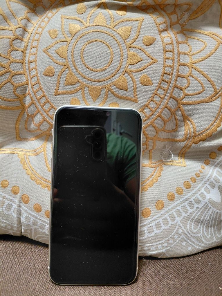 iPhone 11 като нов .