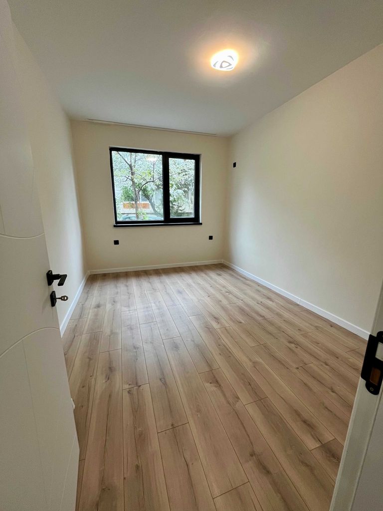 Продава се Тристаен апартамент в Карлово - 100 кв.м за 1515 €/кв.м - Снимка #8