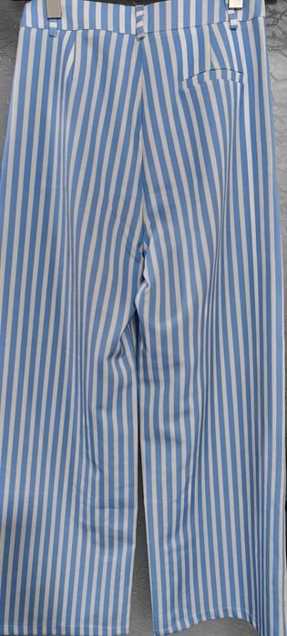 Спорно елегантен италиански панталон, размер М, цена 25лв