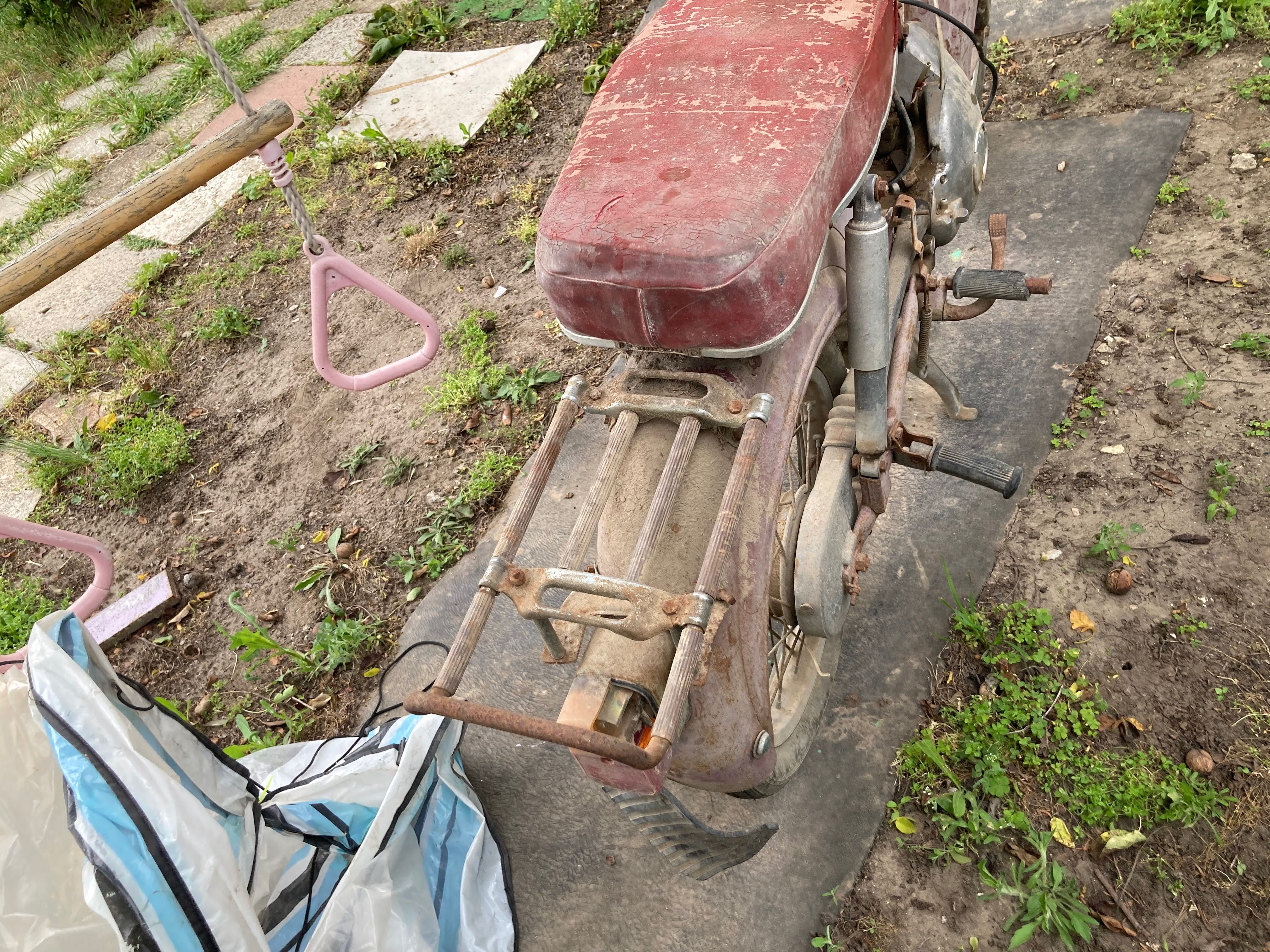 Продавам мотоциклет симсон