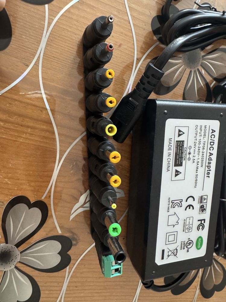 Зарядно 24V със накрайници