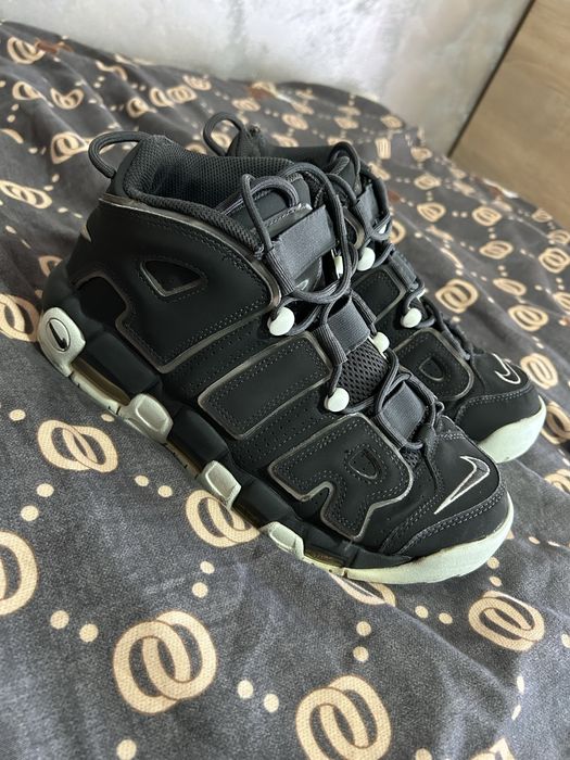adidasi uptempo nike