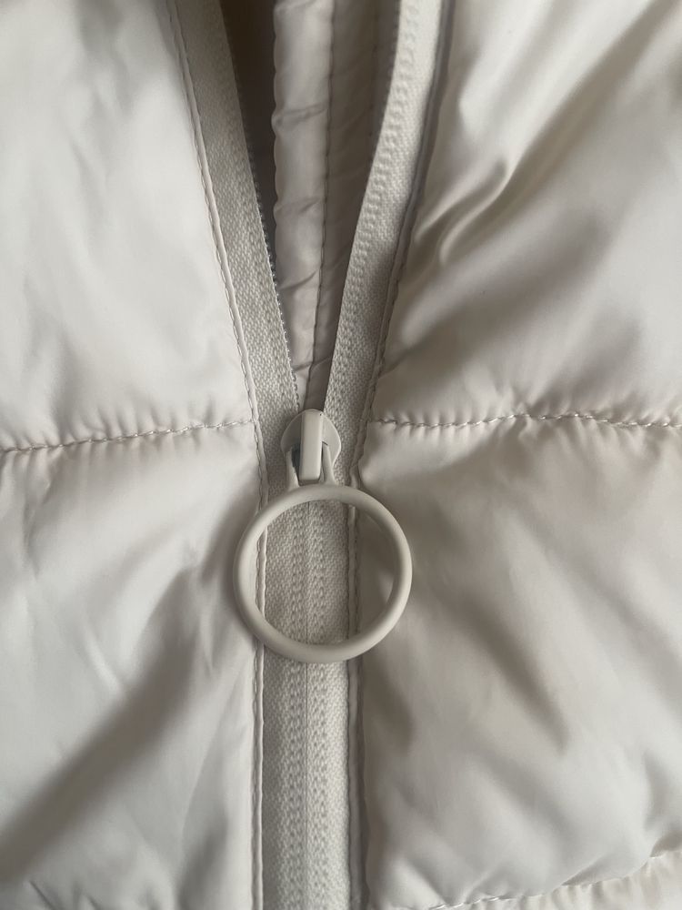 Яке Stradivarius XS бежаво