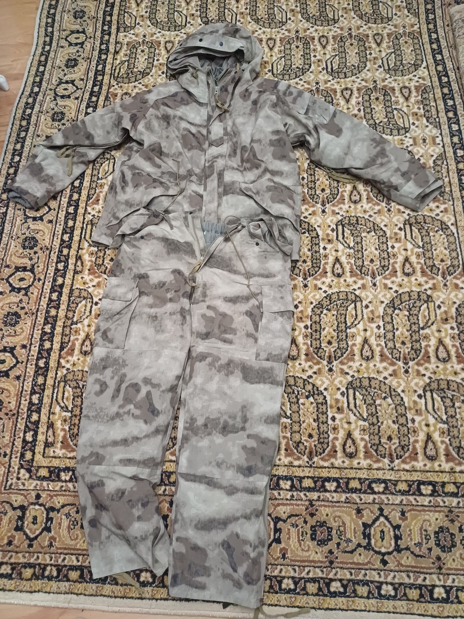 Продаю форму зимнюю военную
