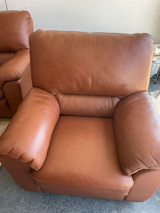 Canapea extensibilă si fotoliu Mandy,  piele, stare excelentă