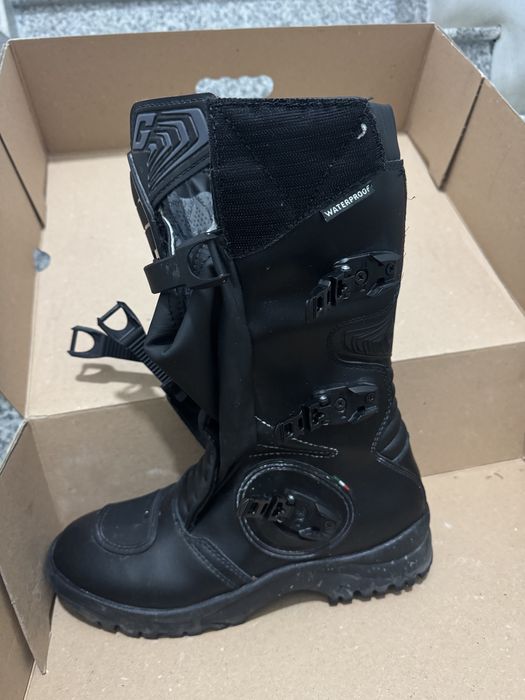 Ghete piele Gaerne Atv, Motor