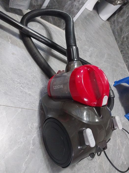 Пылесос    midea