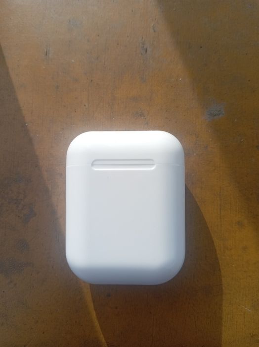 Продам наушники AirPods