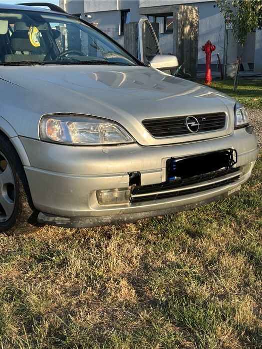 Vînd Opel  astea 2000