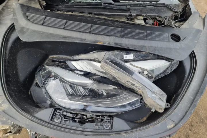 scaune fata plafon bancheta scaune interior piele navigatie cotiera torpedou Tesla model 3 LR dual motor, 4x4, 441cp, capacitate acumulator 80.5kwh dezmembrez