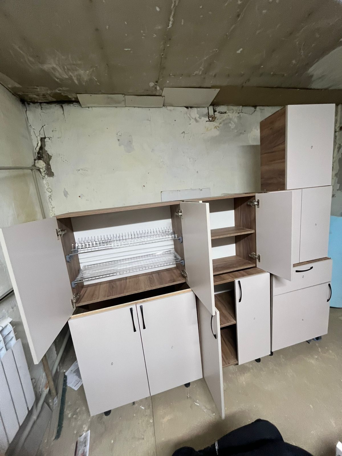 Кухня новый 2.5 метр и 3.0 м лдсп