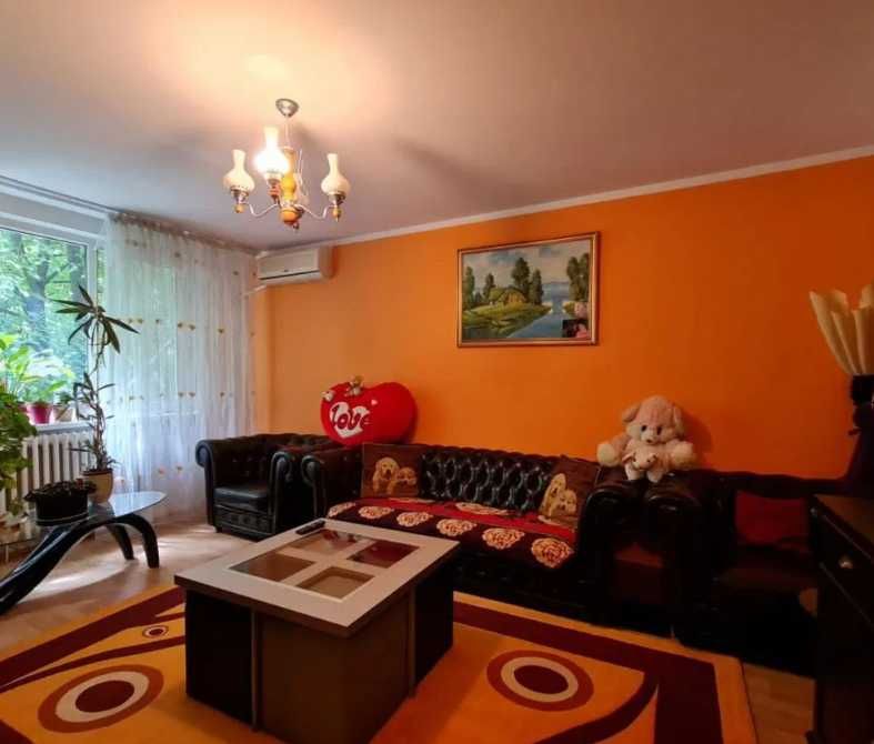 Дава се под наем Тристаен апартамент в Пловдив, Център - 75 кв.м за 183.6 € - Снимка #2