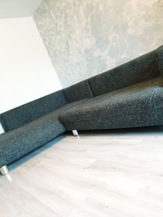 Canapea extensibilă confortabila nu este ruptă sau uzata deloc
