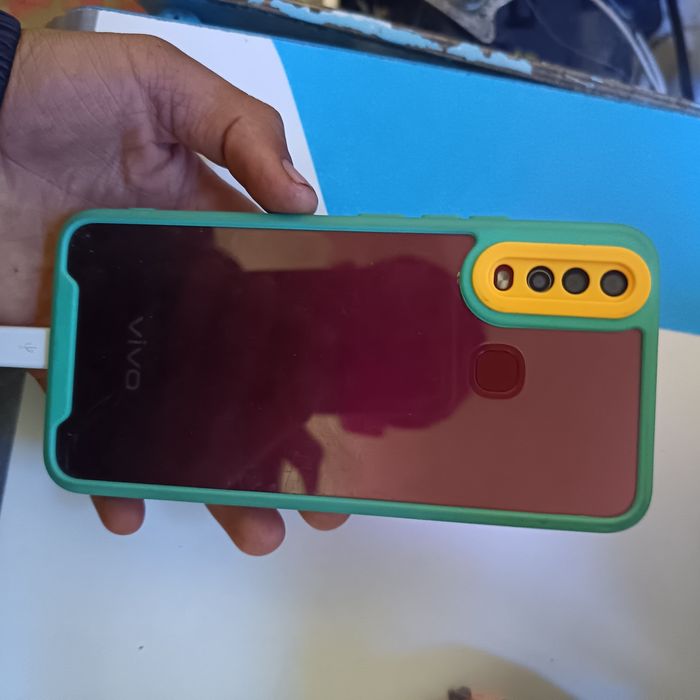 Redmi note 11 pro sotiladi ekran ketgan Vivo y 17 xam sotiladi