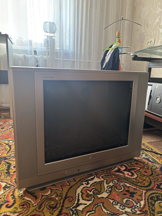 продам телевизор