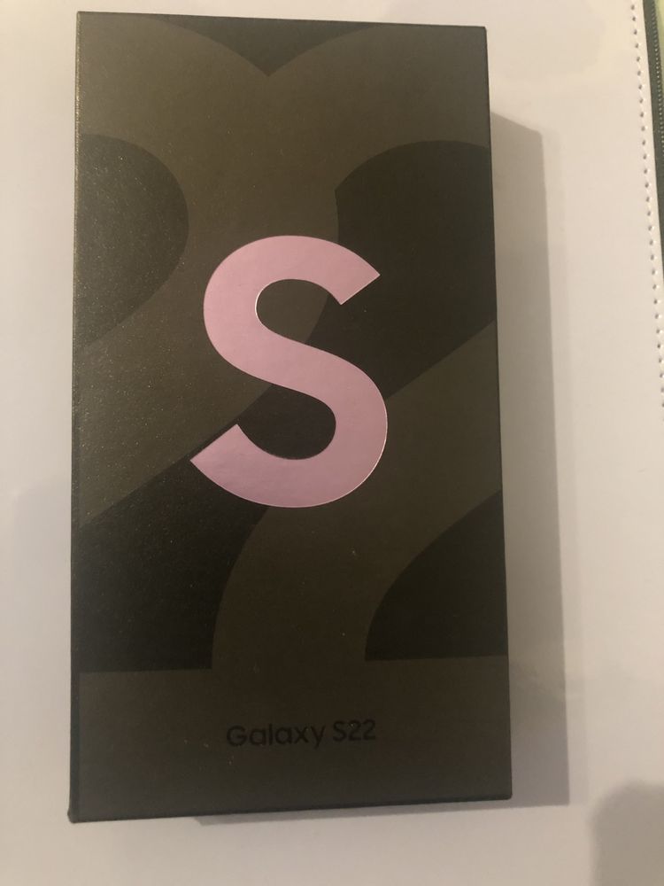 Продавам SAMSUNG - Galaxy S-22 Нов